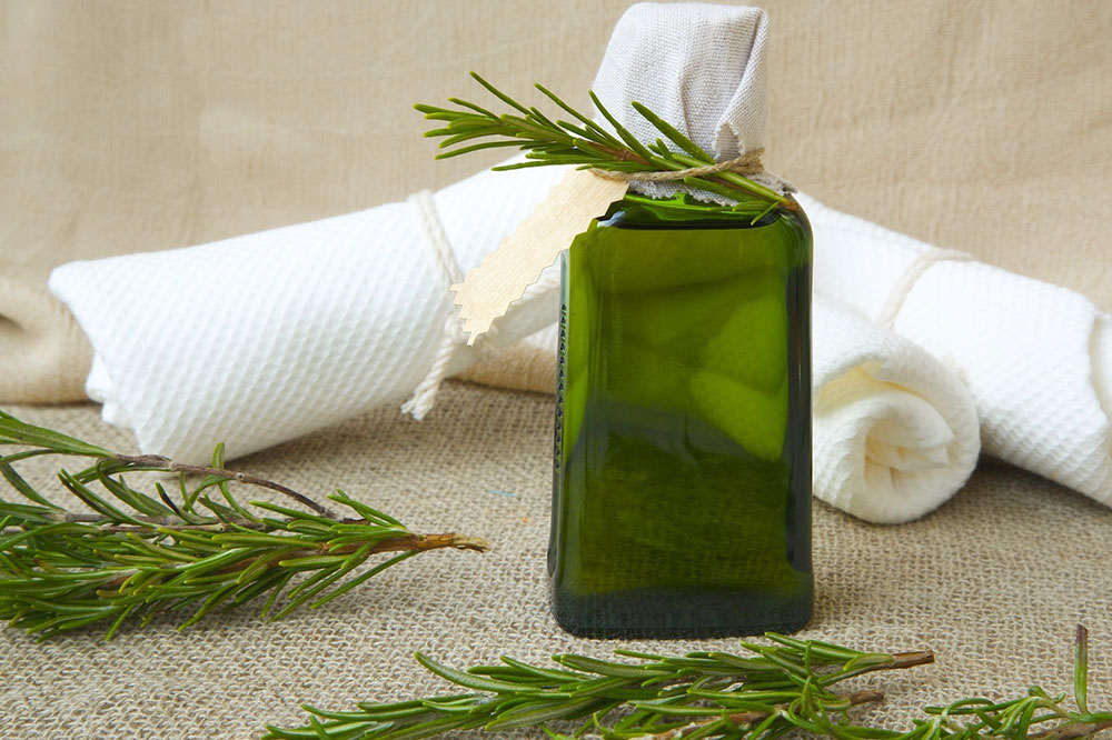 Natural Oils That Help Reduce Hair Loss