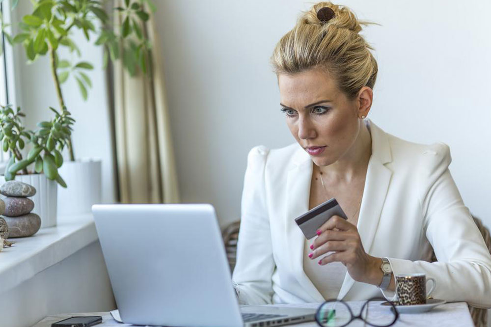 5 Simple Rules to Stay Out of Credit Card Debt